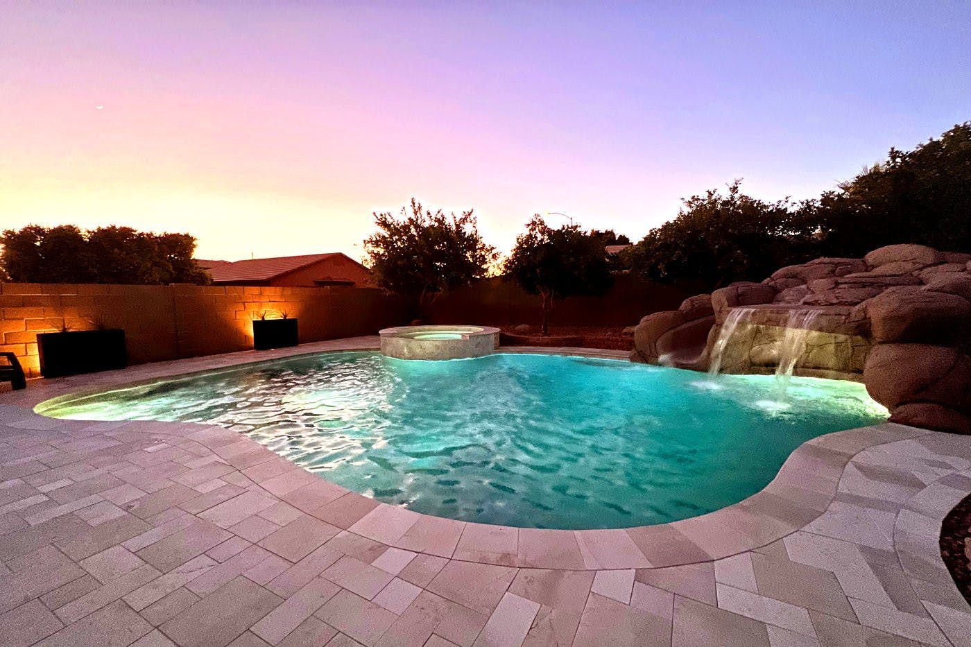 5⭐  Pool - Romantic Relaxing Modern Salt Pool w/Spa, Slide, Waterfall, Grotto and Phenomenal Lighting