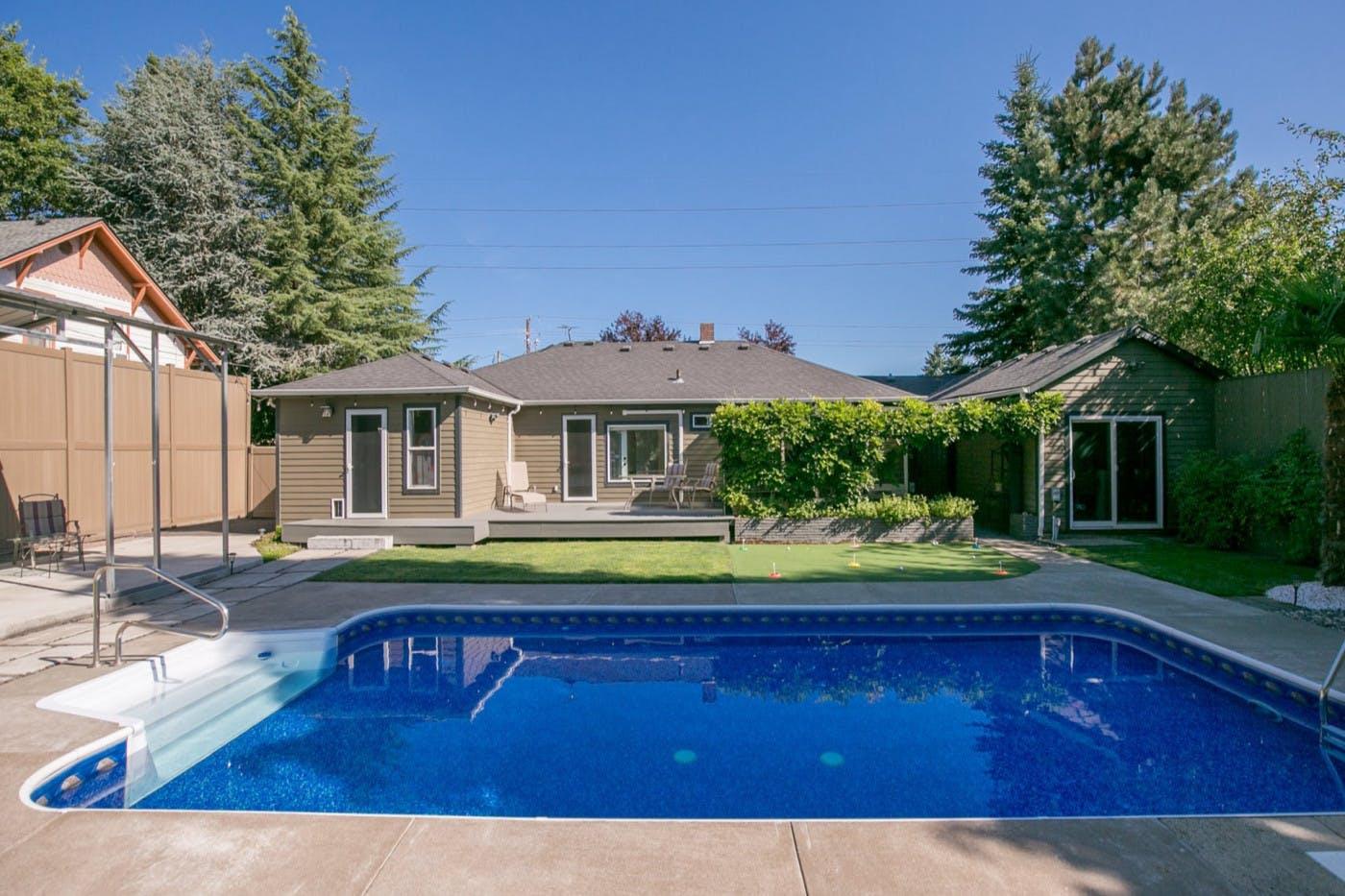 Central Couve Splash Pad (Heated Pool!)