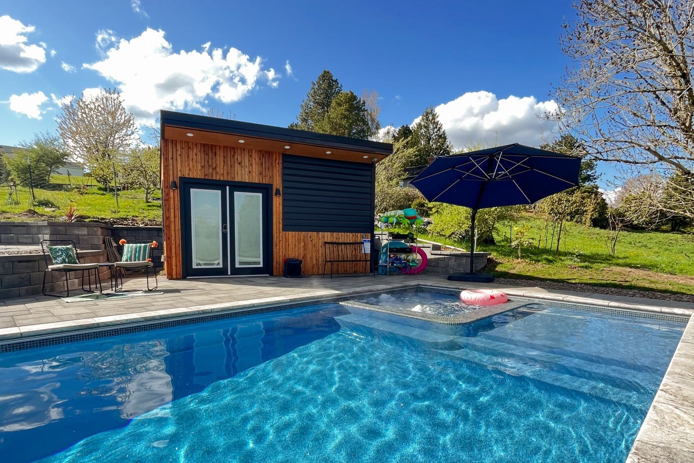 Happy Ranch Saltwater Pool + Hot Tub for Rent in Portland