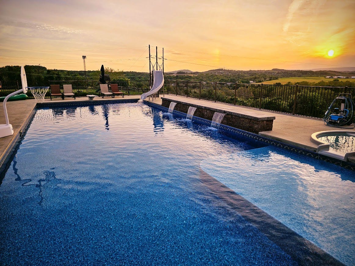 🌅Large Pool with Beautiful View