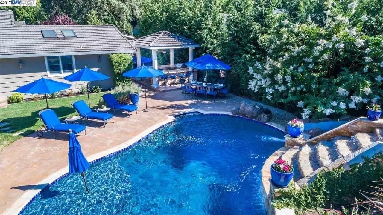 Pool/Spa with Outdoor Kitchen! (Heated Pool)