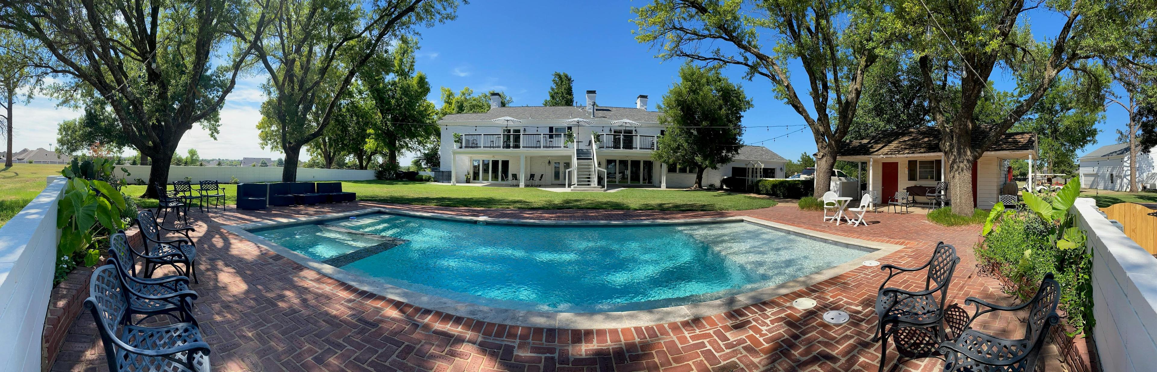 Classy Mansion Retreat