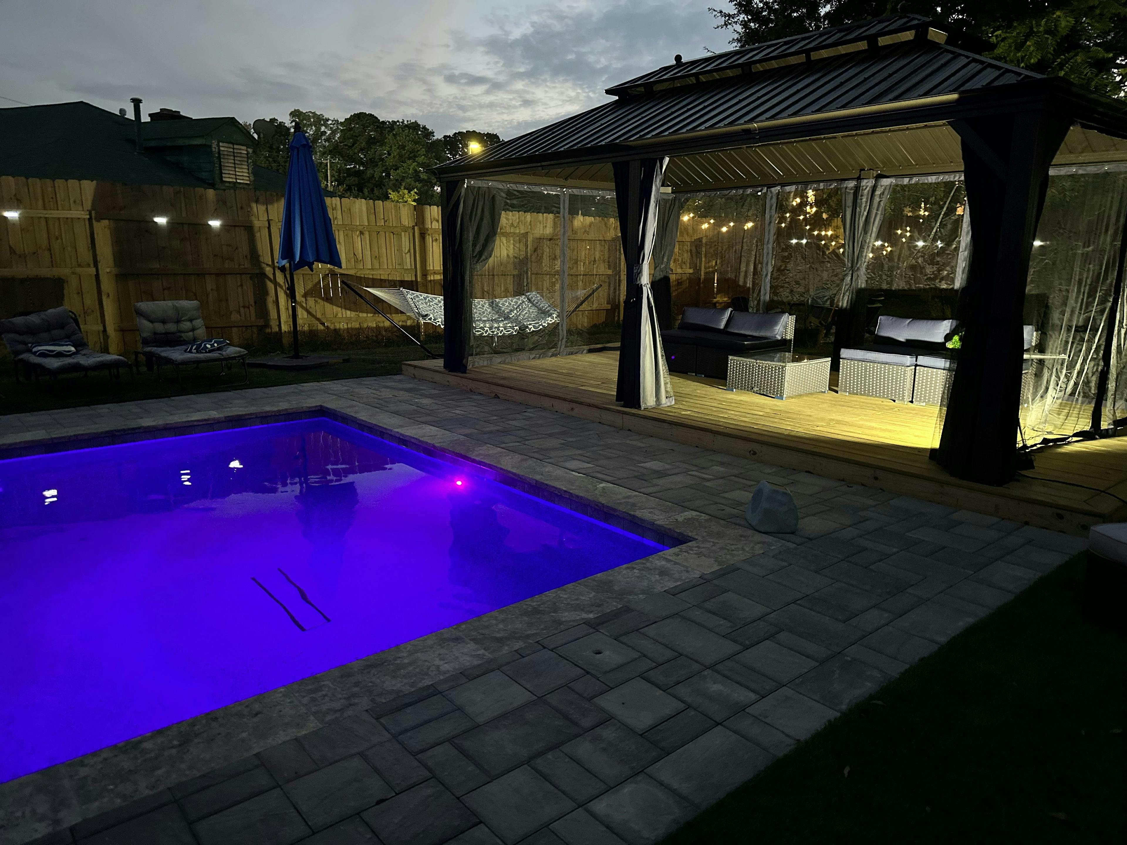 Heated Pool & Jacuzzi with patio