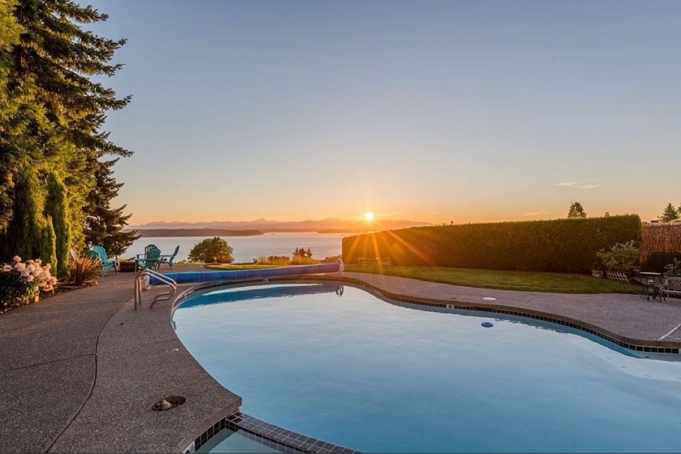 Spectacular Heated Pool w/Amazing View!
